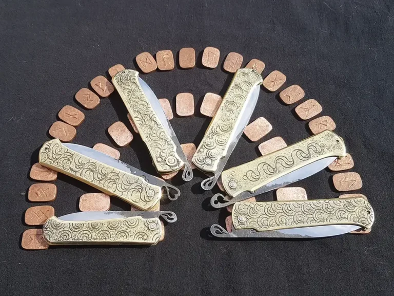 Série de couteaux pliants de l'Atelier Byro