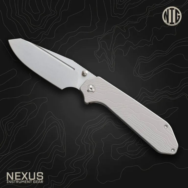 Couteau pliant en titane Nexus Instrument Gear, ouvert